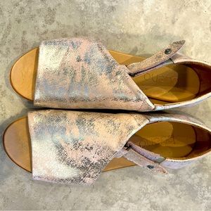 bueno Metallic sandal slip on Velcro adjustable strap